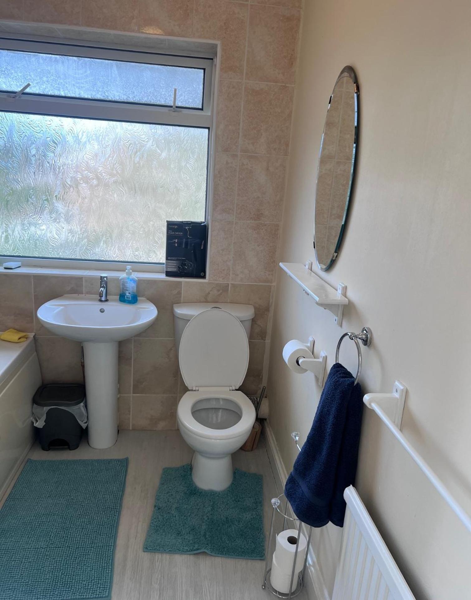 Newport Pagnel Guest House نيوبورت باجنل المظهر الخارجي الصورة
